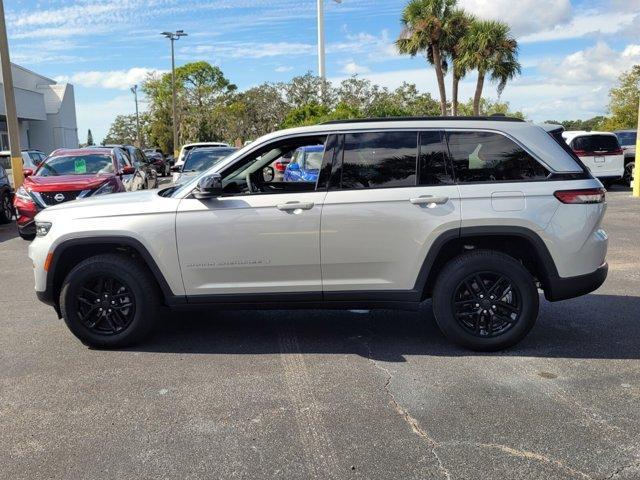 used 2025 Jeep Grand Cherokee car, priced at $35,999