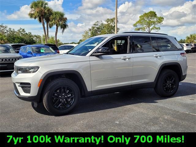 used 2025 Jeep Grand Cherokee car, priced at $33,995