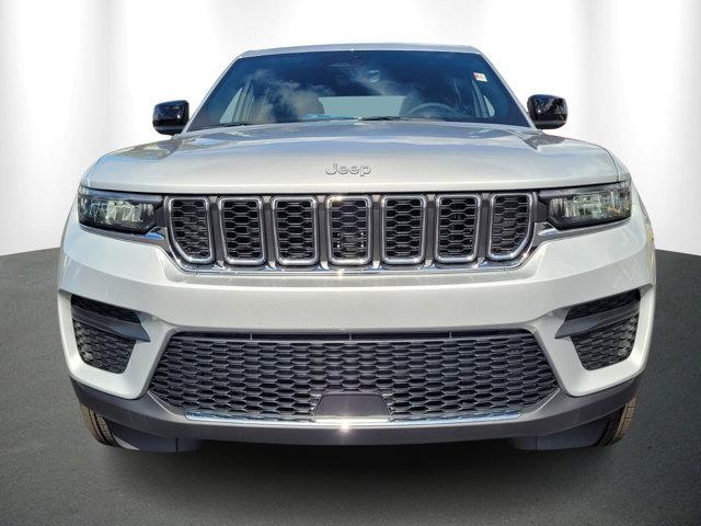 used 2025 Jeep Grand Cherokee car, priced at $35,999