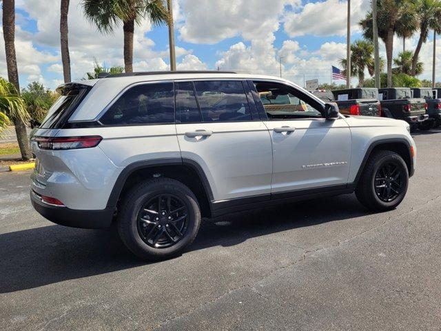used 2025 Jeep Grand Cherokee car, priced at $35,999