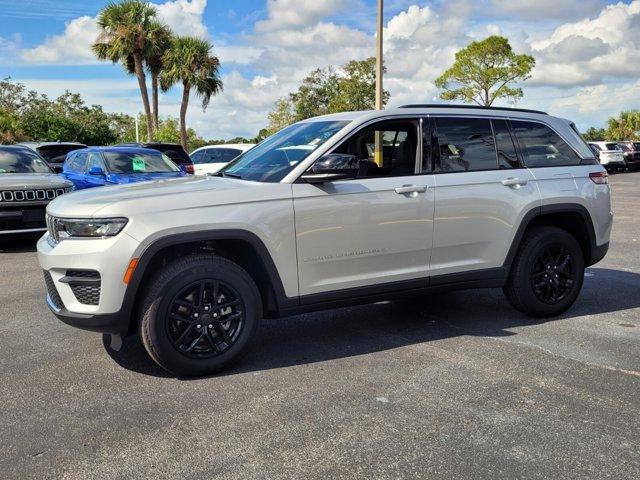 used 2025 Jeep Grand Cherokee car, priced at $35,999