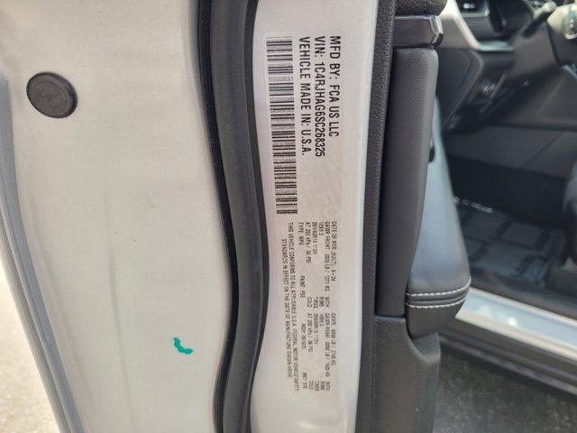 used 2025 Jeep Grand Cherokee car, priced at $35,999