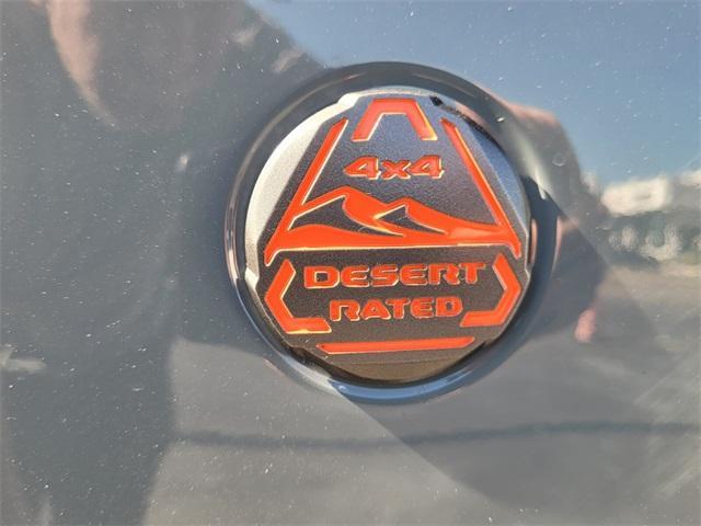 new 2025 Jeep Gladiator car, priced at $43,999