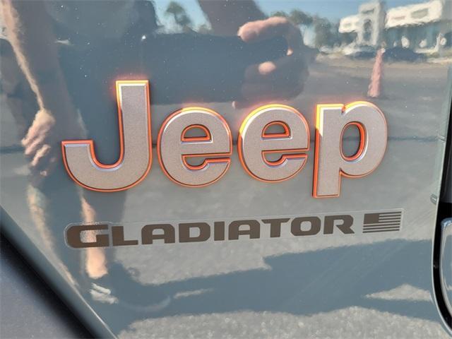 new 2025 Jeep Gladiator car, priced at $43,999