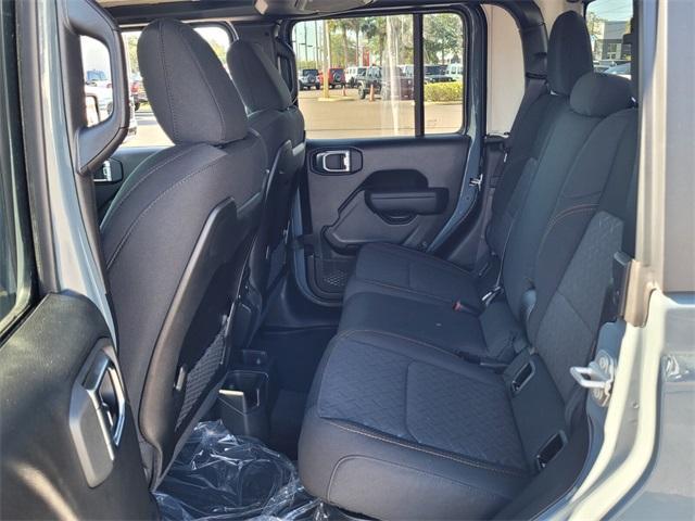 new 2025 Jeep Gladiator car, priced at $43,999