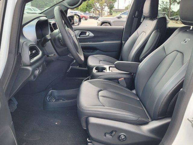 used 2024 Chrysler Pacifica car, priced at $39,330