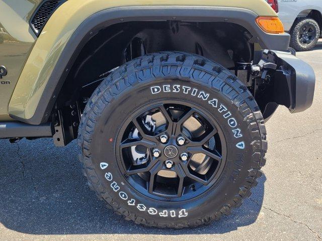 new 2025 Jeep Gladiator car, priced at $44,997
