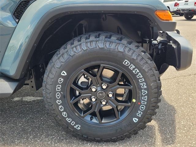new 2025 Jeep Gladiator car, priced at $42,997