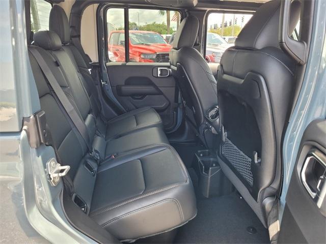 new 2025 Jeep Gladiator car, priced at $42,997