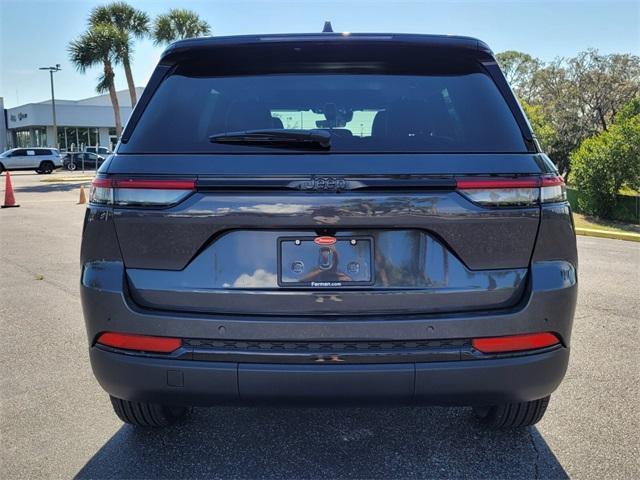 new 2025 Jeep Grand Cherokee car, priced at $35,899