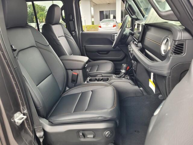 new 2025 Jeep Gladiator car, priced at $46,885