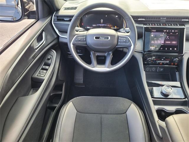 new 2025 Jeep Grand Cherokee car, priced at $39,233