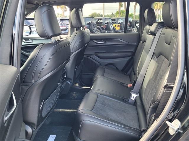 new 2025 Jeep Grand Cherokee car, priced at $39,233
