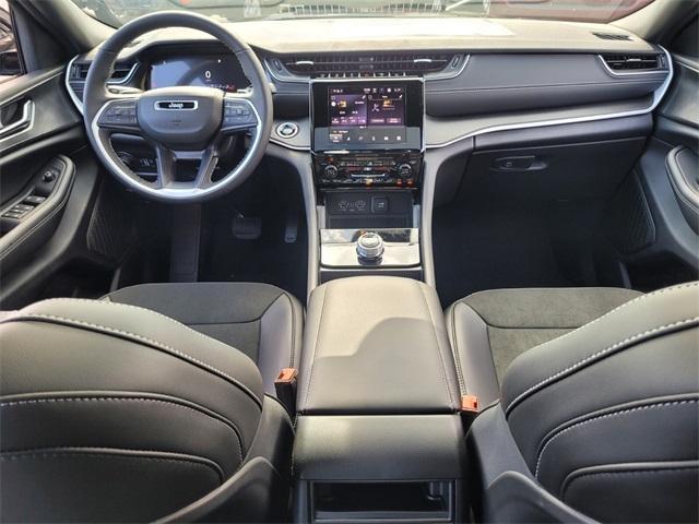 new 2025 Jeep Grand Cherokee car, priced at $39,233