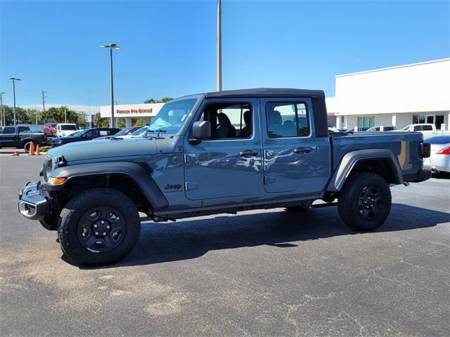 new 2025 Jeep Gladiator car, priced at $34,873