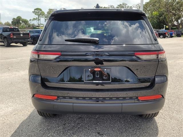 new 2025 Jeep Grand Cherokee car, priced at $38,697