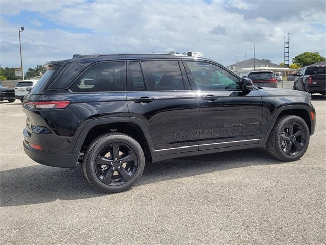 new 2025 Jeep Grand Cherokee car, priced at $38,697