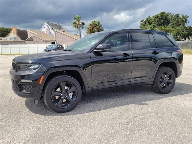 new 2025 Jeep Grand Cherokee car, priced at $38,697