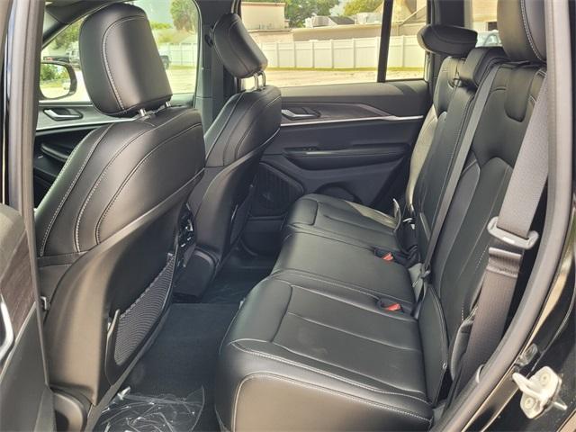 new 2025 Jeep Grand Cherokee car, priced at $38,697
