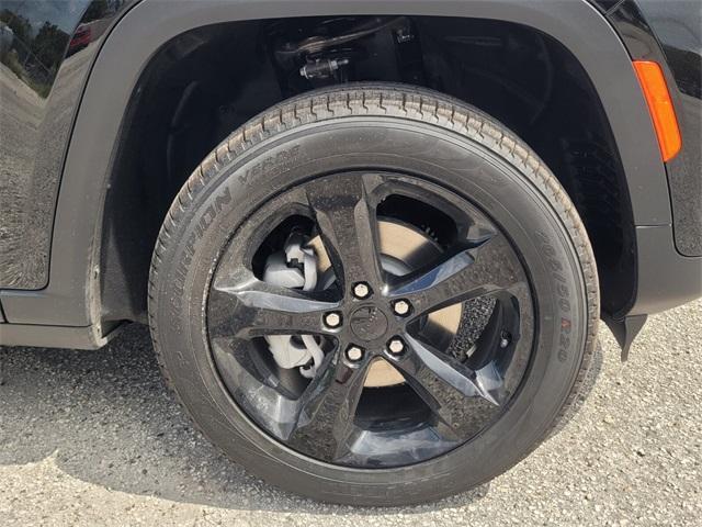 new 2025 Jeep Grand Cherokee car, priced at $38,697