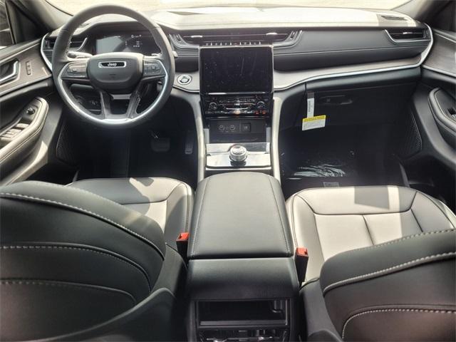 new 2025 Jeep Grand Cherokee car, priced at $38,697