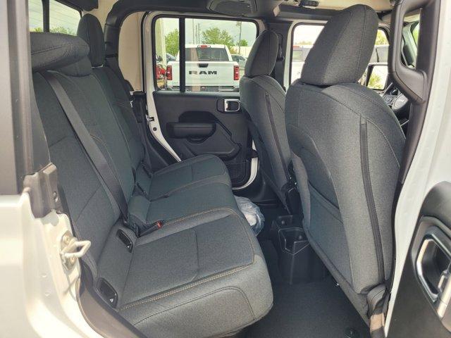 new 2025 Jeep Gladiator car, priced at $39,997