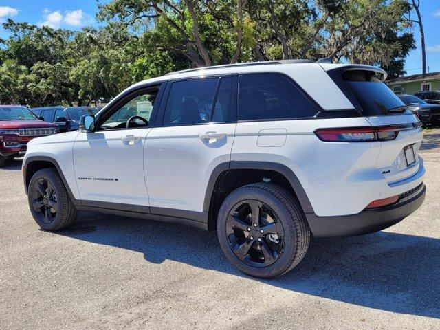 new 2024 Jeep Grand Cherokee car, priced at $46,201