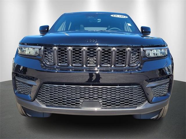 new 2025 Jeep Grand Cherokee car, priced at $41,899
