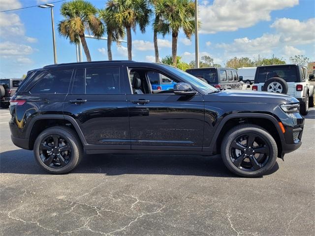 new 2025 Jeep Grand Cherokee car, priced at $39,747