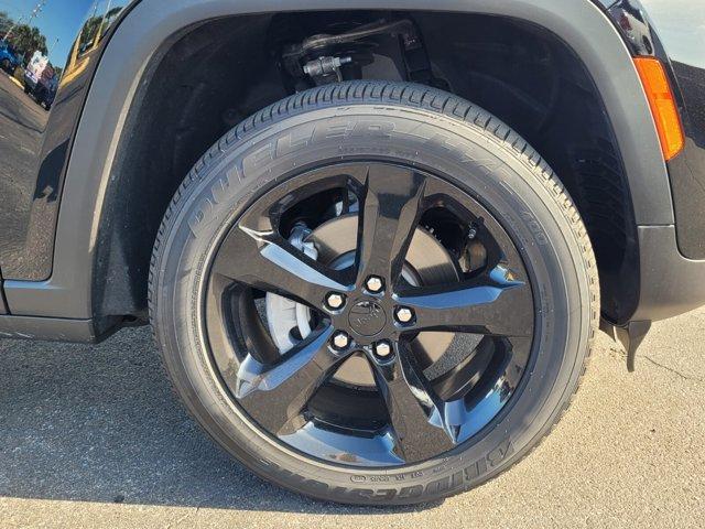 new 2025 Jeep Grand Cherokee car, priced at $37,097