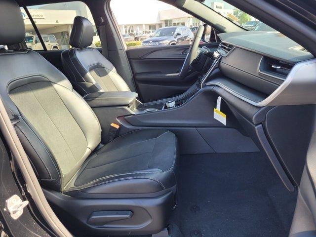 new 2025 Jeep Grand Cherokee car, priced at $37,097