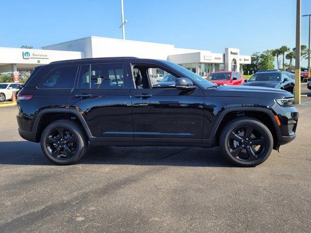 new 2025 Jeep Grand Cherokee car, priced at $37,097