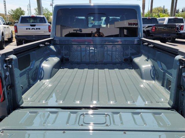 new 2025 Jeep Gladiator car, priced at $42,997