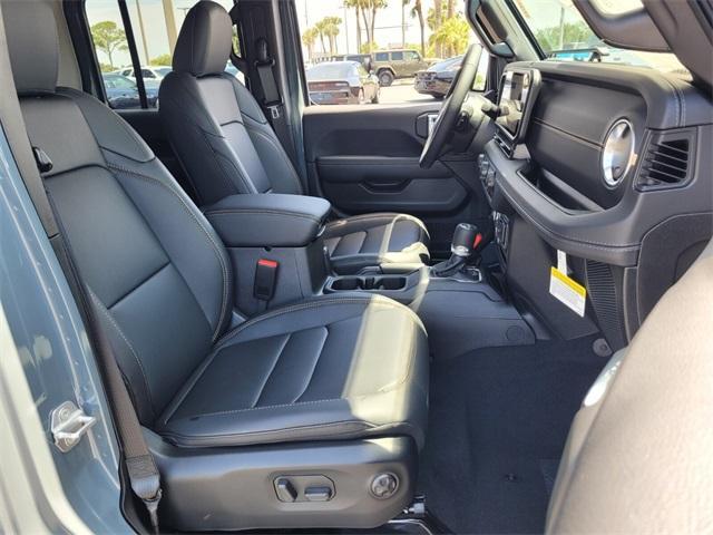 new 2025 Jeep Gladiator car, priced at $41,469