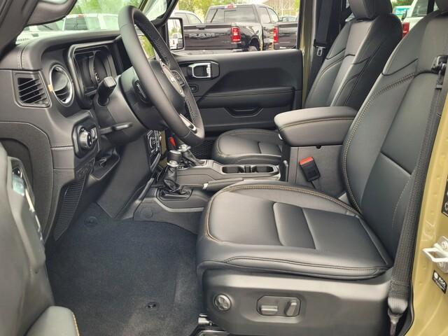 new 2025 Jeep Gladiator car, priced at $46,385