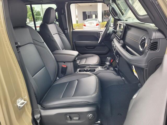new 2025 Jeep Gladiator car, priced at $46,385