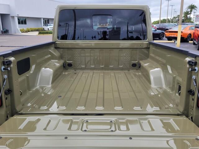 new 2025 Jeep Gladiator car, priced at $46,385