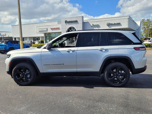 new 2025 Jeep Grand Cherokee car, priced at $51,210