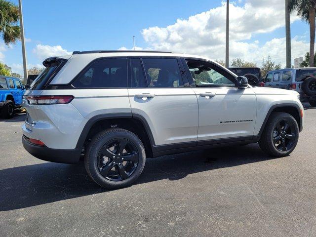 new 2025 Jeep Grand Cherokee car, priced at $51,210