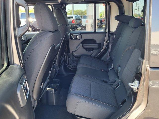 new 2025 Jeep Gladiator car, priced at $45,873