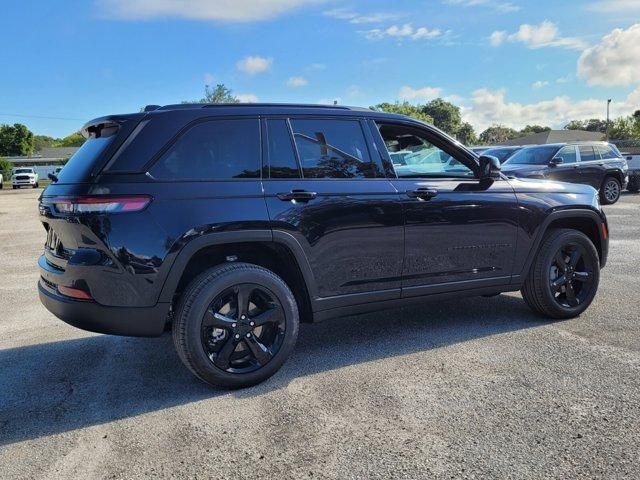 new 2024 Jeep Grand Cherokee car, priced at $44,569