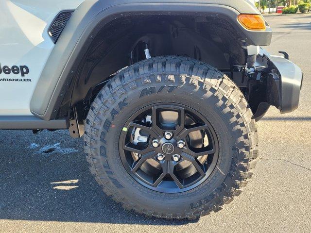 new 2025 Jeep Wrangler car, priced at $45,706