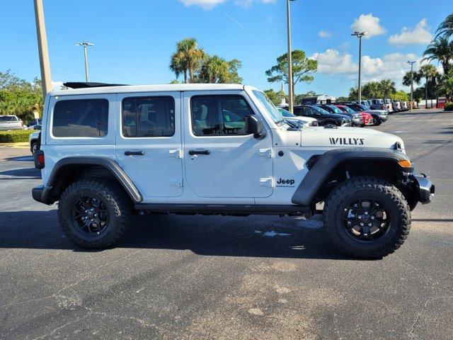 new 2025 Jeep Wrangler car, priced at $45,706