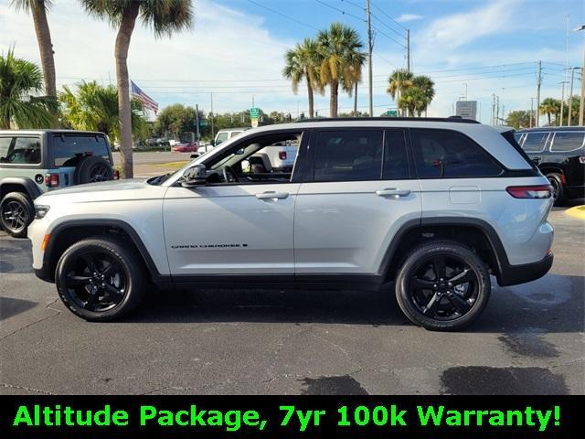 used 2022 Jeep Grand Cherokee car, priced at $30,999