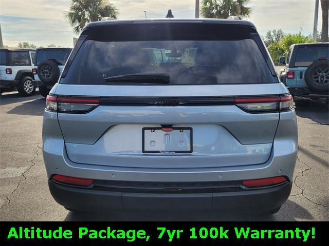 used 2022 Jeep Grand Cherokee car, priced at $30,999