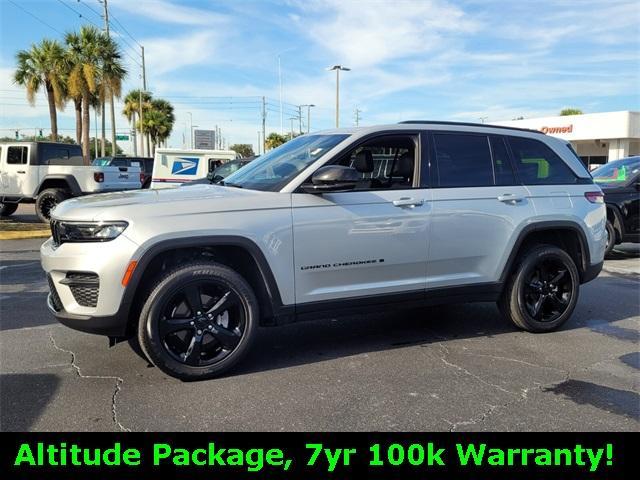 used 2022 Jeep Grand Cherokee car, priced at $30,999