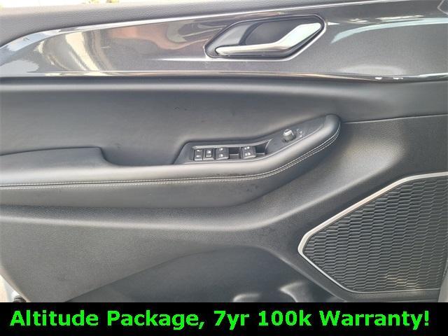 used 2022 Jeep Grand Cherokee car, priced at $30,999