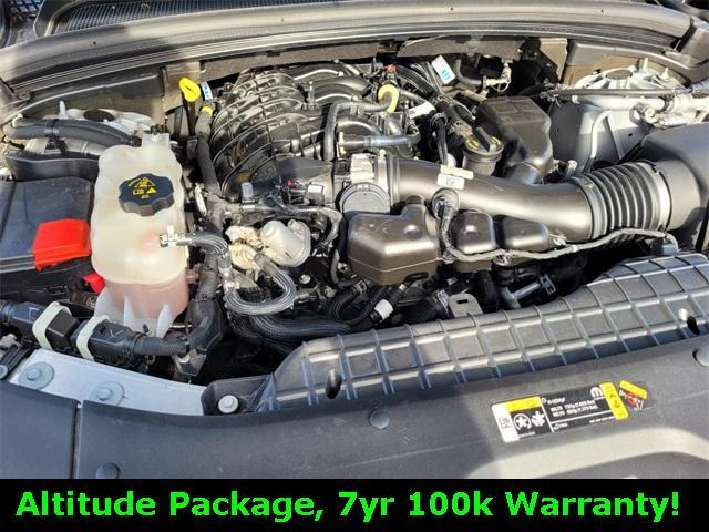 used 2022 Jeep Grand Cherokee car, priced at $30,999