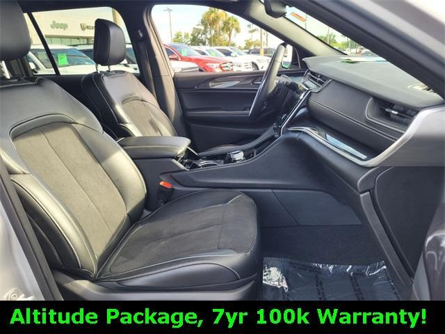used 2022 Jeep Grand Cherokee car, priced at $30,999