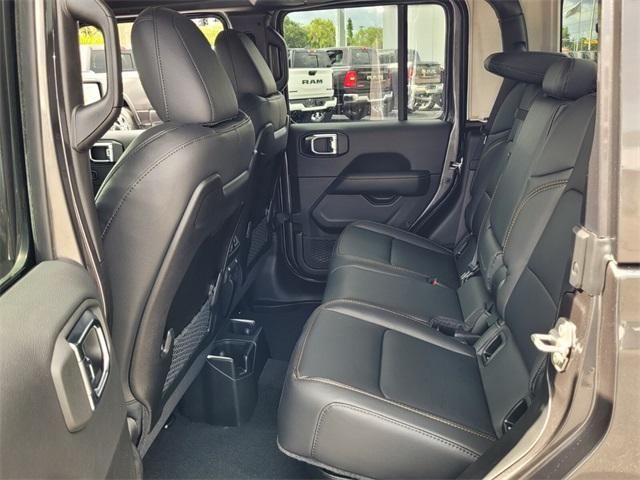 new 2025 Jeep Gladiator car, priced at $43,457